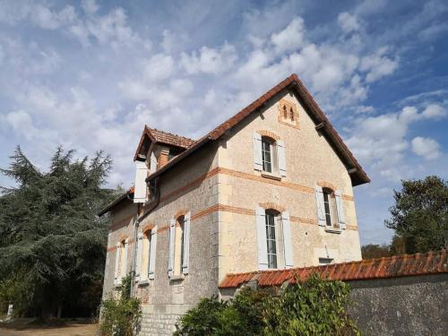 Gîte 19e s., jacuzzi, Loire, 6 pers. - FR-1-586-61