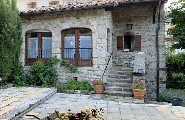 Gîte 3 Confort Avec Piscine Privée au Coeur de L'ardèche