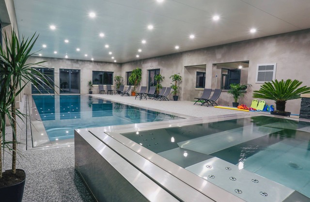 Gîte Avec SPA - Piscine Couverte, Étang de Pêche, Grand Parc