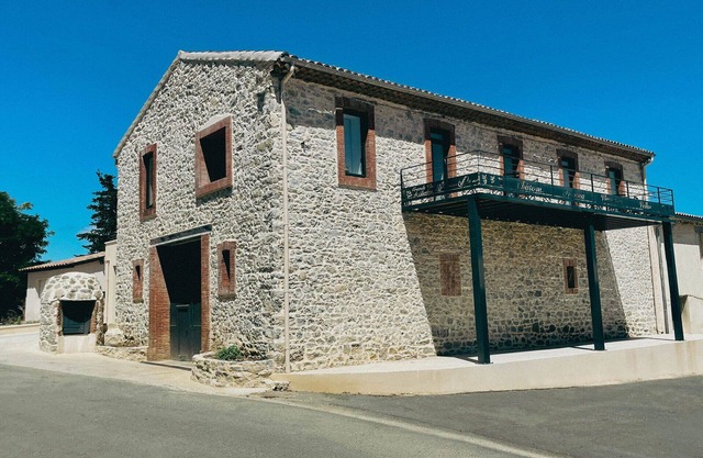 Gîte Berlou - Modern and Authentic