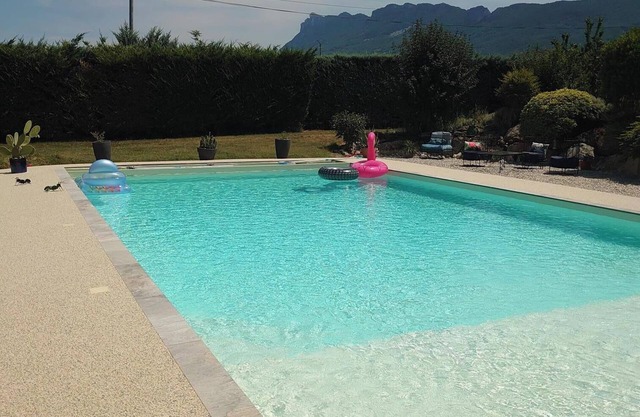 Gîte Cyprès de la Drôme - charm and serenity in the heart of the Drôme