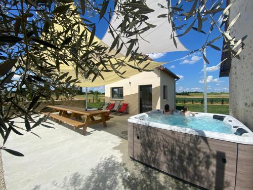 Gîte du Petit tenu 17 couchages -jacuzzi -2h Paris et 6 min gare Vivoin