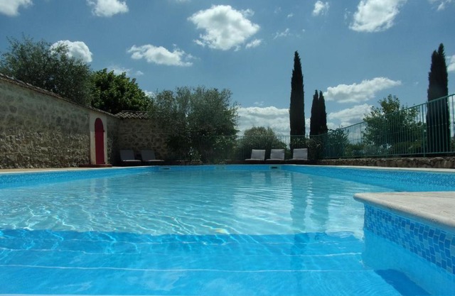Gîte le MAGNAN, 55 m2, au calme, terrasse, jardin, piscine chauffée, sud Ardèche