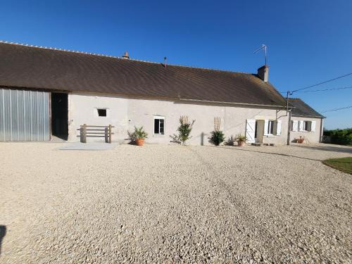 Gîte Rural au Cœur du Berry avec Terrasse et Chevaux Bienvenus - FR-1-591-733