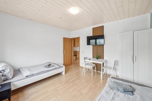 GÜNSTIGE Wohnungen für Monteure in Hanau City Smart TV, Wifi, Parking NEW