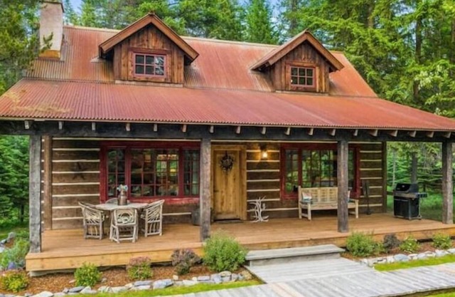 G-Bar-N Ranch Pendleton Log Home