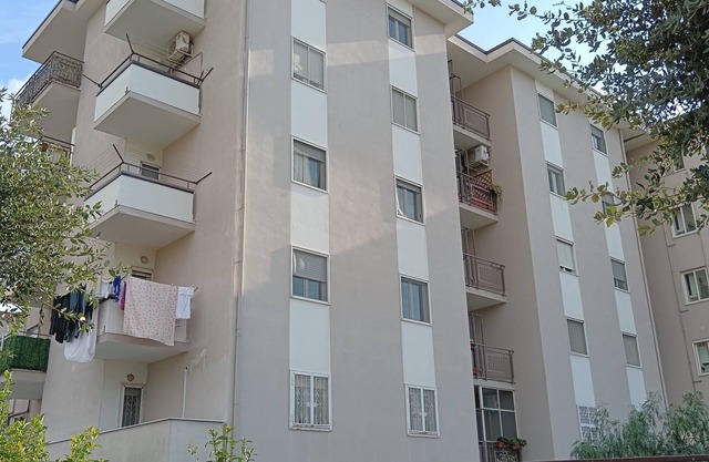 G&G Pompeii, a few km from the shrine bar supermarket, tobacconists, pizzeria