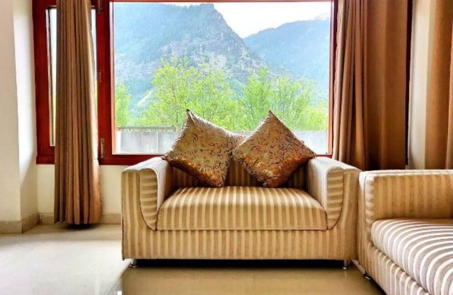 G Villas- Luxurious Cottage with beautiful mountain view 3