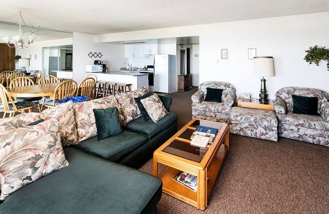 G710 4th Floor 2 bedroom, No Cleaning Fees