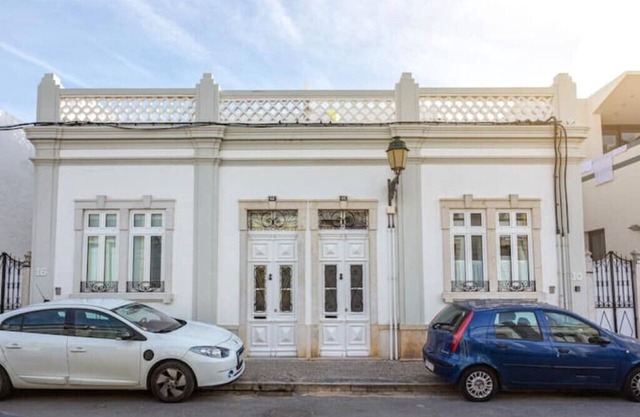 Galya House! Exclusivity & Prime Location in Faro