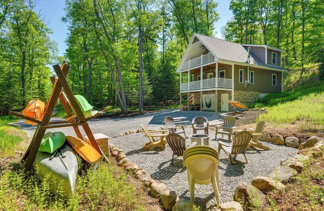 Game Room & Hot Tub: Old Forge Home!
