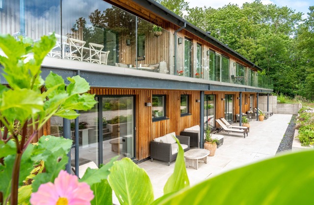 Gamekeeper's Lodge - sleeps 8 guests in 4 bedrooms