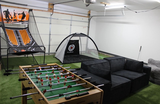 Games/10 Min to GrandPark/30 mins to INDY/Sleeps 14/