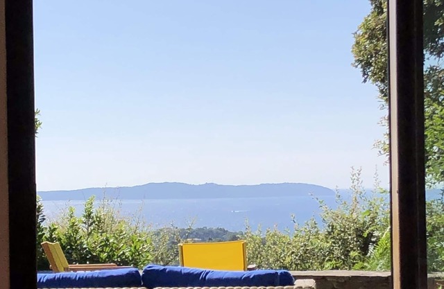 GAOU BENAT PRIVATE ESTATE, BEAUTIFUL HOUSE FACING THE SEA, POOL, ABSOLUTE CALM.