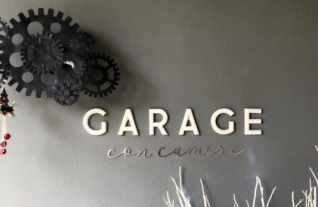 Garage con camere