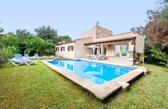 Garballó - Four Bedroom Villa, Sleeps 8