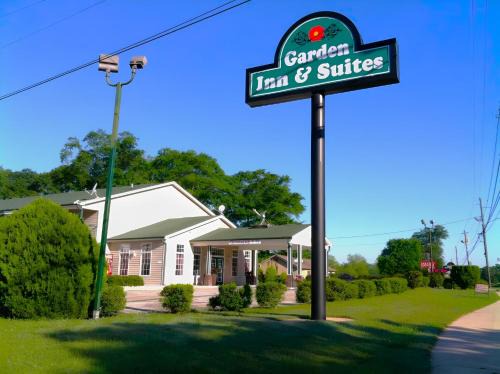 Garden Inn and Suites near Callaway Gardens Pine Mountain