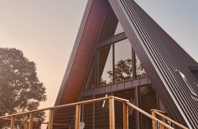 Garden Lane A-frame cabin right on Irons Fork river