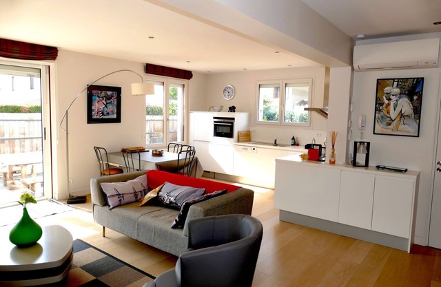 Garden level apartment in a villa in Annecy le Vieux, sleeps 4- 5 persons