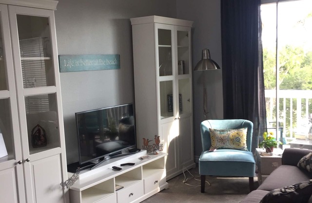 Garden like Condo 1.2 miles from Beach