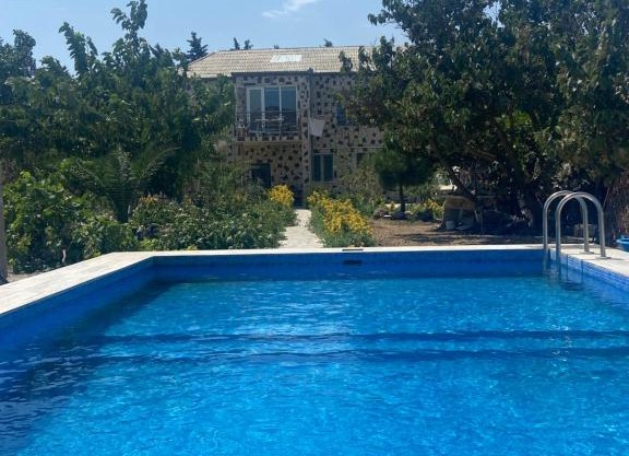 Garden View Seaside Guesthouse with Airport Transfer