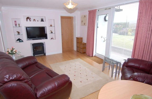 GARDEN VIEW, with a garden in Kingskerswell