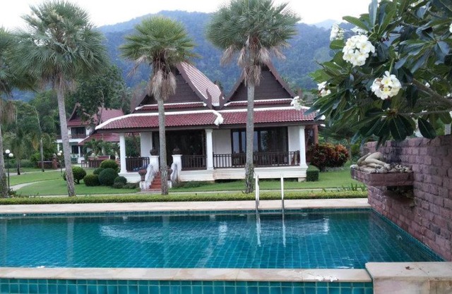Gardenia Oceanfront Villa