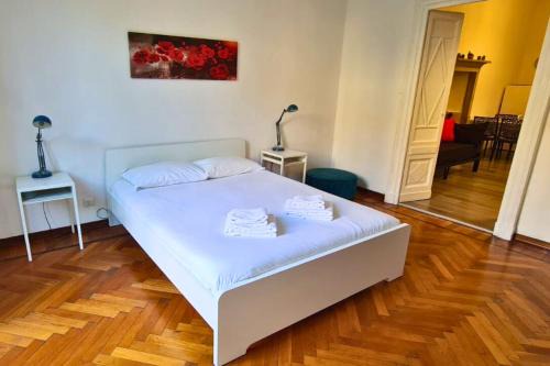 Garibaldi - Moscova three-room in the heart of Milan