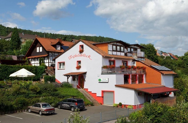 Gasthaus Trifelsblick - Double Room Shower/WC