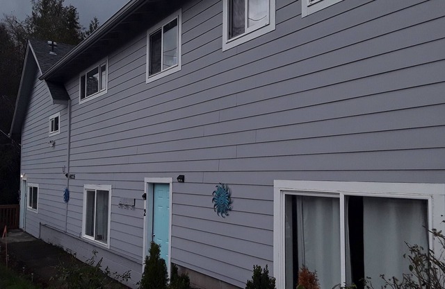 Gateway to Mt Hood in Downtown Sandy Apt 1