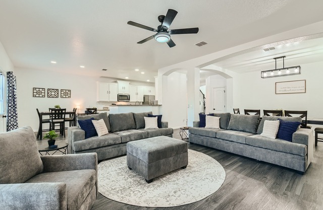 Gathering Place 4BR Lackland BMT Seaworld < 4.5mi
