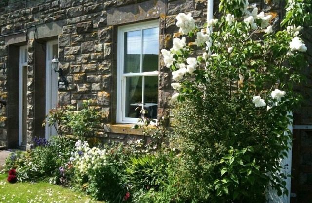 BRIAR COTTAGE, pet friendly in Town Yetholm And Kirk Yetholm
