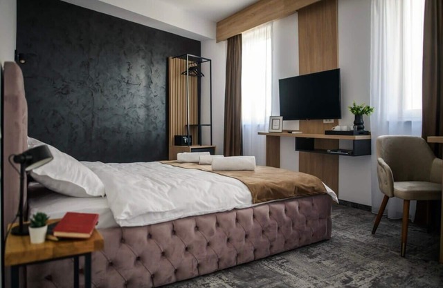 GBU Home - Pink Room 204