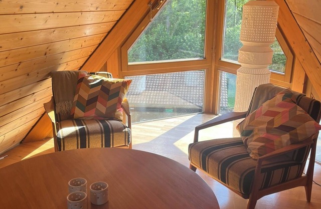 Gemütliche Dachwohnung in Mühle mit Blick auf Wald und Wiesen. Strasbourg 15 Min