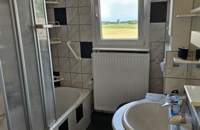 Gemütliche Zwei Zimmer Wohnung mit Küche und Terrasse