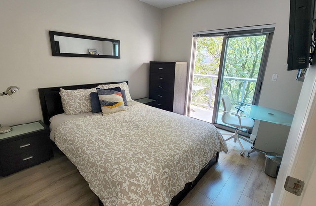 Gem in the heart of Yaletown - Features 750 Sq Ft Private Patio!
