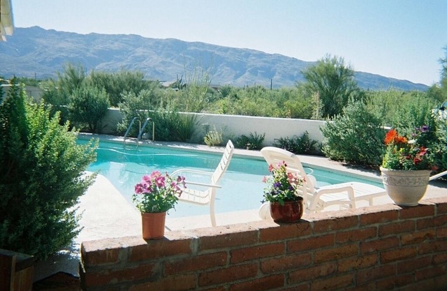 Gem Show, Tucson, Az Available Beautiful 2 bedroom guest house, sleeps 7