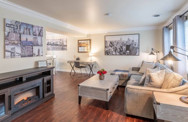 Generous 2-Bedroom New York Inspired Vacation Rental