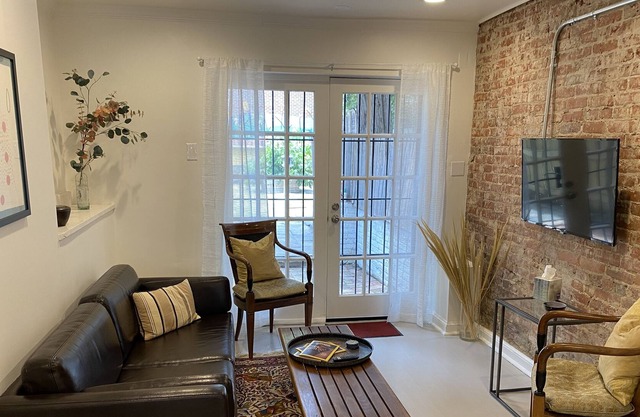 Georgetown Pied-a-Terre, historic, canal, patio