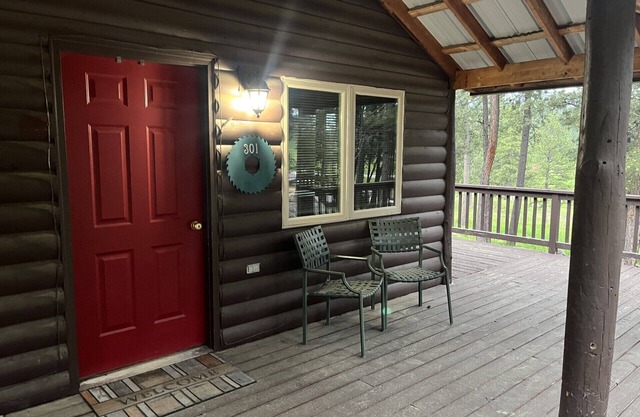 Get away from it all in this studio cabin!
