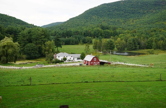 Get away from the crowd. 400 private acres. Vermont's fresh air. Sleeps 2-14.