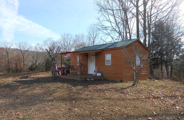 Getaway between Fall Creek Falls, Burgess Falls and Rock Island State Parks