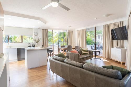 Getaway on Surf - Ground Floor Apartment - Family friendly 100m from the beach