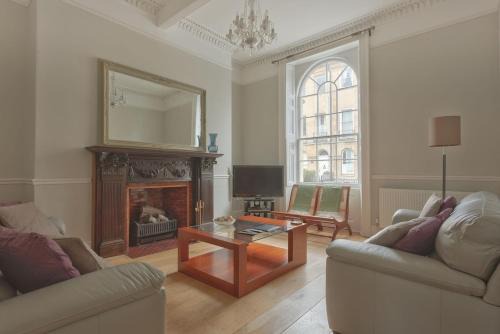 GFF Elegant & Central & Spacious 2 Bed Home with Garden