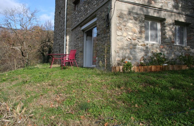 Gîte in the heart of nature by the river