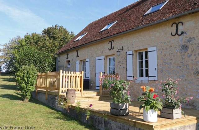 Gite Le Pin-la-Garenne, 3 bedrooms, 8 persons