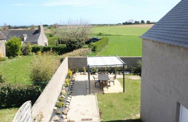 Gite Réville, 3 bedrooms, 6 persons