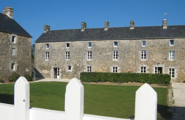 Gite Tourville-sur-Sienne, 4 bedrooms, 11 persons