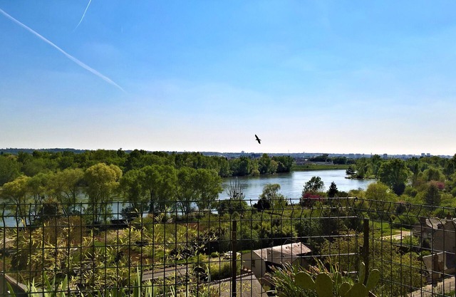 Gite Troglodyte Atypique - Suite du Ciel, view on the Loire - near the castles