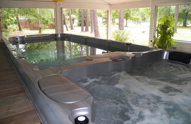 Gite with its private INDOOR swimming pool 30° JACUZZI 36° private land 3000 m²